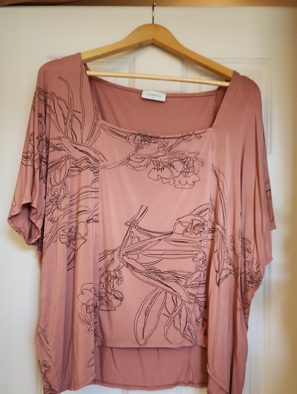 Allison Izu Rose Mauve Floral Boatneck Tunic
